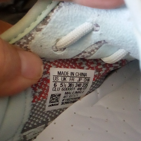 Yeezy Boost 350 V2 - White and Gray Great Condition But Insoles Replaced - Picture 6 of 8